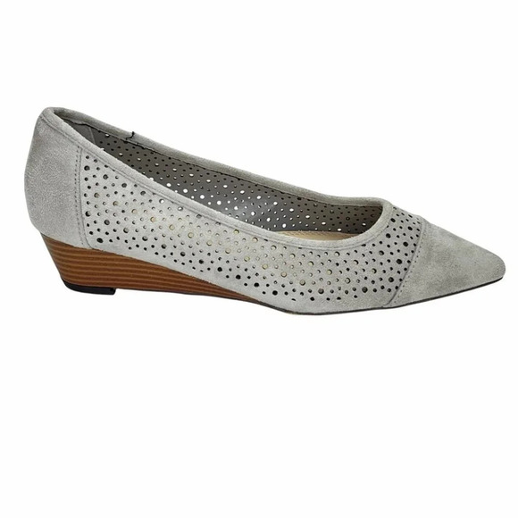 Journee Collection Finnola Grey Perforated Womens Wedge Pumps Size 8M - Picture 3 of 12